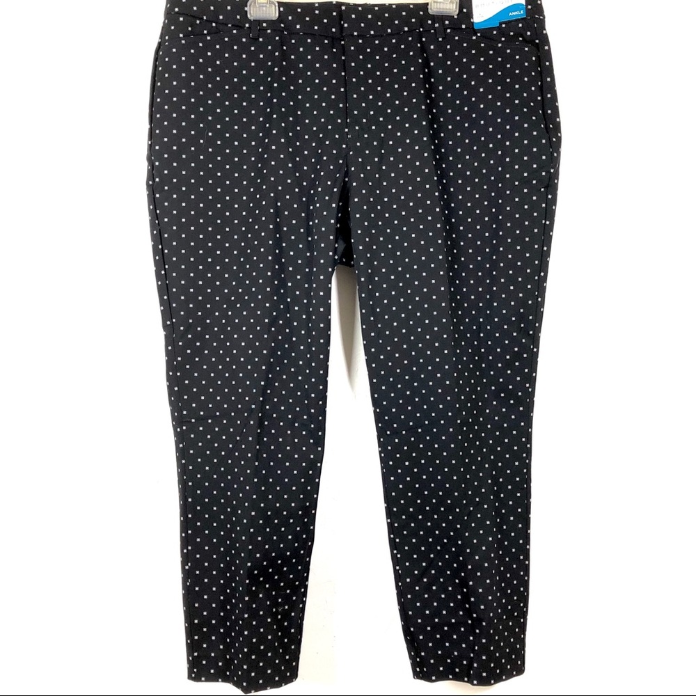 BOUTIQUE ANKLE PANTS NWT